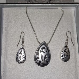 Necklace and Earring Set